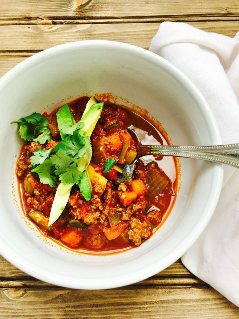 This Instant Pot Beanless Beef Chili is perfect for 21 Day Fixers and all my Whole 30/Paleo friends, too!